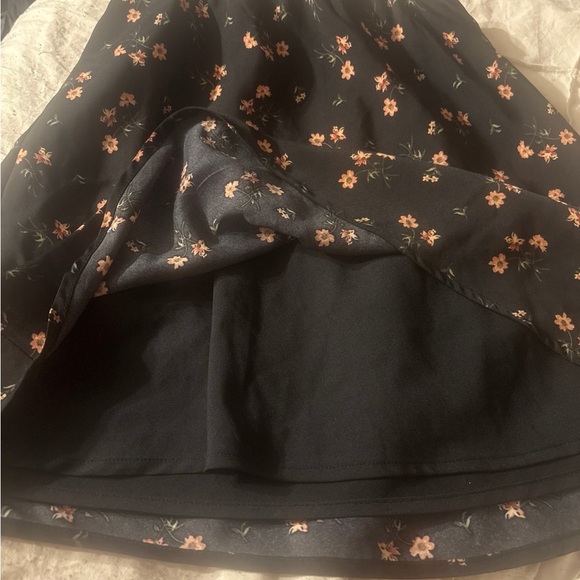 Hollister Black Floral Midi Skirt - Picture 2 of 3
